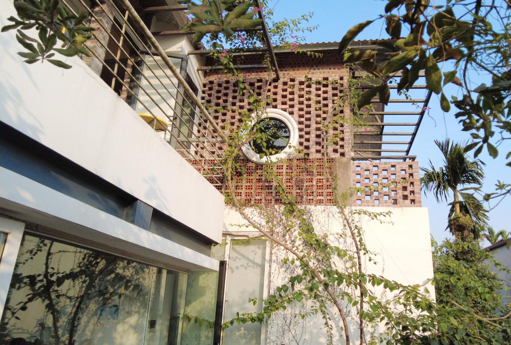 Amy House *